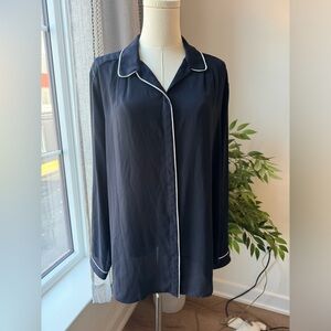 Banana Republic Woman’s Large Button Down Blouse Navy with White Piping